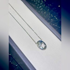 Adorable 14k white gold necklace with diamond accent